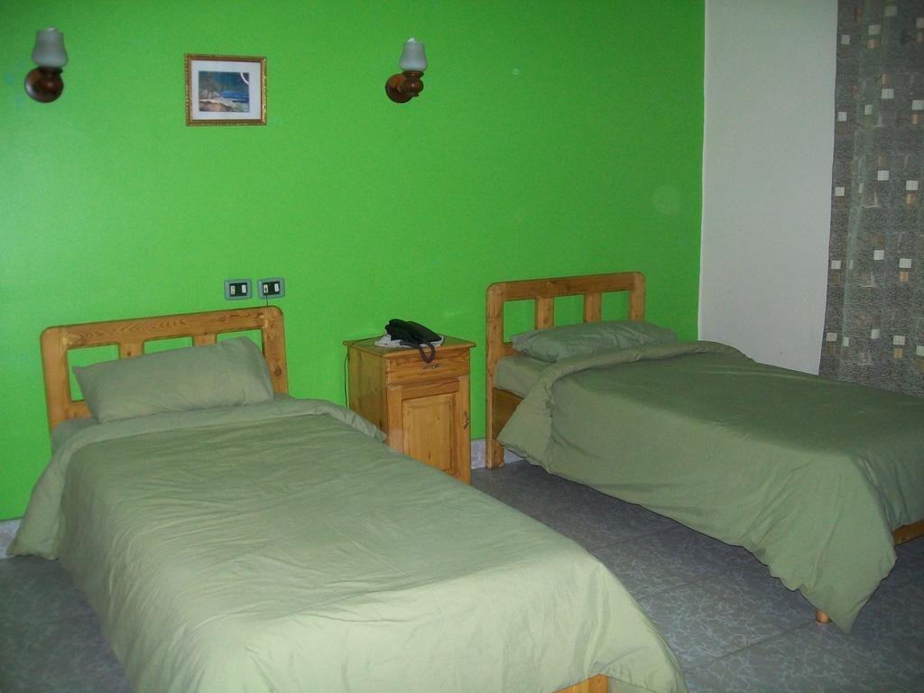 May Fair Hostel *